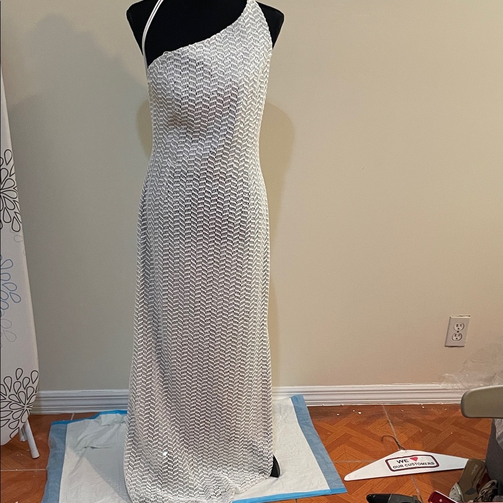 Chic White Patterned Maxi Dress
